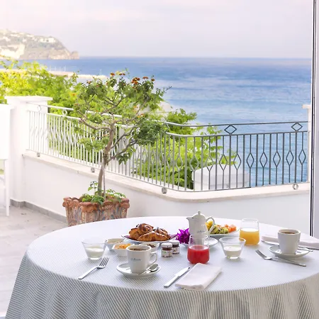 Otel La Madonnina 4*